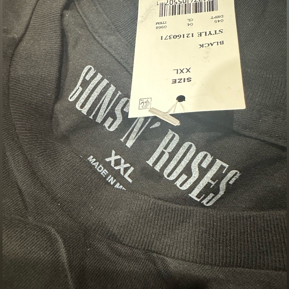 NWT GUNS N ROSES TEE SHIRT - Picture 3 of 3